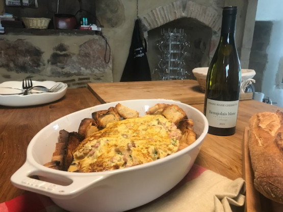A VOS PAPILLES POUR NOTRE DEUXIEME REPAS VENDANGES : OMELETTE AU BEAUJOLAIS BLANC