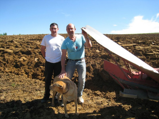 PLANTATION DES NOUVELLES VIGNES DE GAMAY - JUIN 2014
