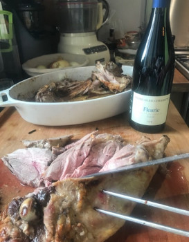 SIXIEME ET AVANT-DERNIER REPAS "VENDANGES" : CUISSOT DE CABRI AU FLEURIE PONCIE