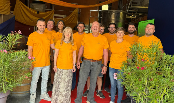 L'équipe famille Chermette sous nos nouvelles couleurs