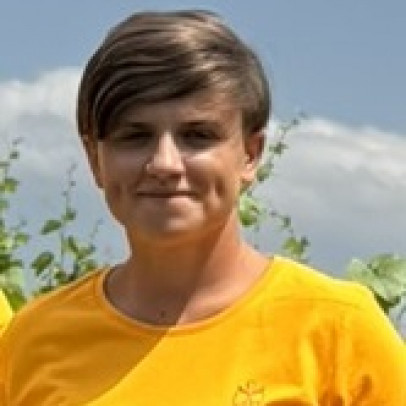 ELZBIETA ANNA SANEK - VINEYARD WORKER